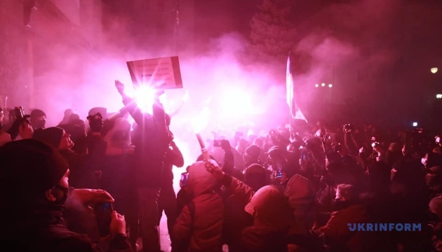Беспорядки в Миннеаполисе, Париже, Бристоле и – в Киеве: общее и различное