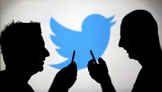 Twitter заблокировал более 70 000 аккаунтов сторонников теории заговора QAnon