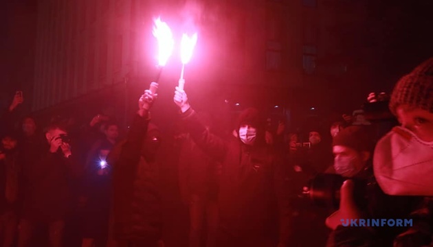 Беспорядки в Миннеаполисе, Париже, Бристоле и – в Киеве: общее и различное
