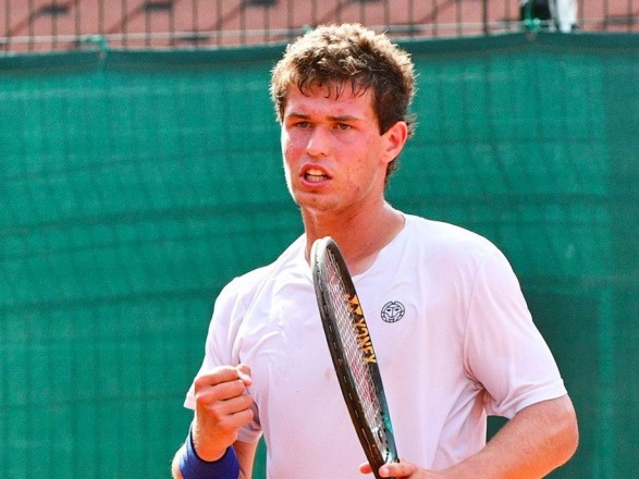 Теннисист из Украины стал триумфатором турнира в Тунисе