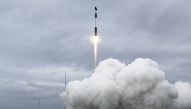 Rocket Lab со второй попытки запустила ракету с 10 спутниками