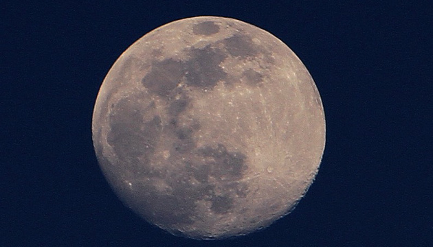 Правительство США отказало Безосу в заключении контракта по высадке на Луну