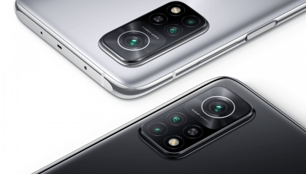 Xiaomi представила смартфон с четырьмя камерами
