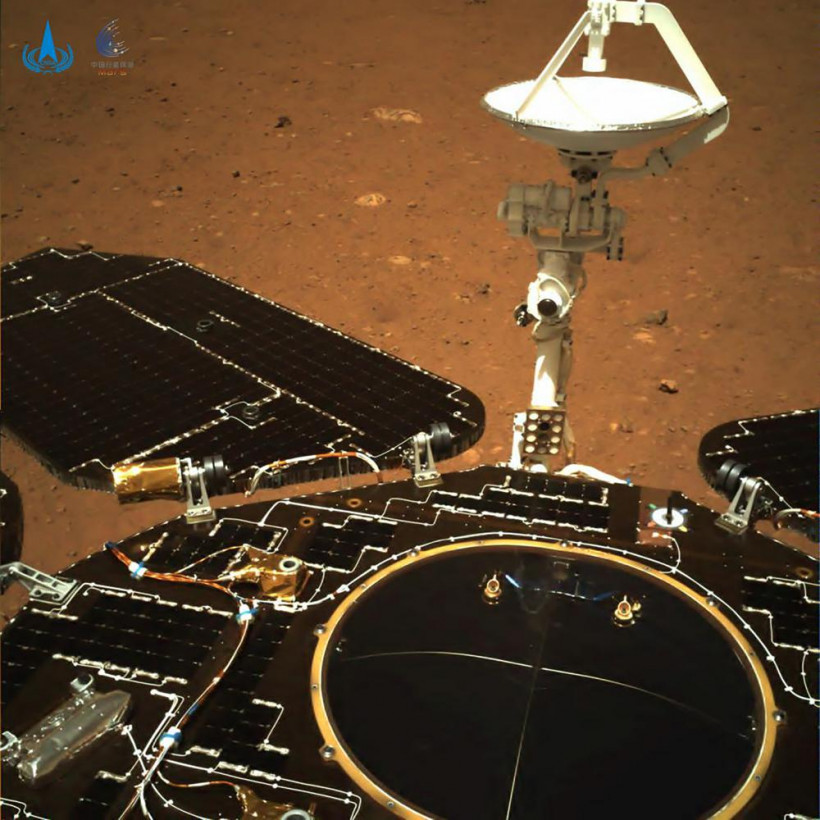 Китайский марсоход начал исследование Красной планеты