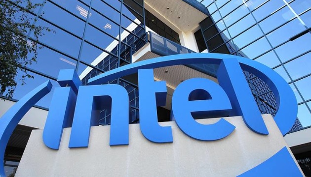 Intel планирует производить чипы для авто