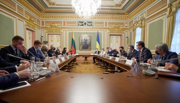 На заседании Совета президентов Украины и Литвы обсудили реформы и ситуацию на Донбассе