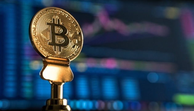 Стоимость криптовалюты в мире падает – Bitcoin за сутки потерял почти 8%