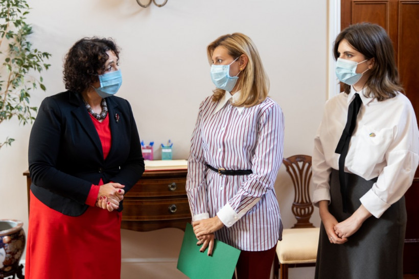 Елена Зеленская встретилась с женщинами-послами восьми государств в Украине