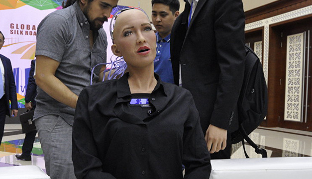 У робота Софии появятся еще четыре «сестры» для помощи в пандемию