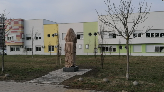 В Сербии третий месяц не могут открыть скандальный памятник Тарасу Шевченко В Сербии третий месяц не могут открыть скандальный памятник Тарасу Шевченко