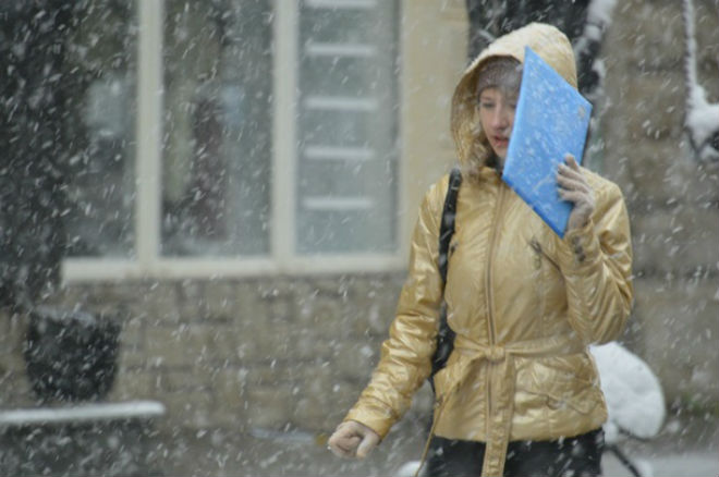 Киевлян предупреждают о первом снеге и гололедице
