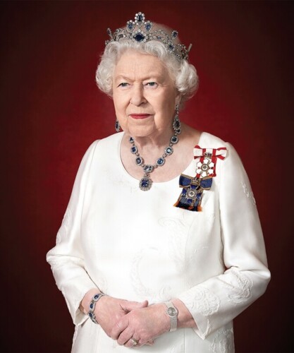 	Королевский биограф дал понять, когда Елизавета II отречется от престола