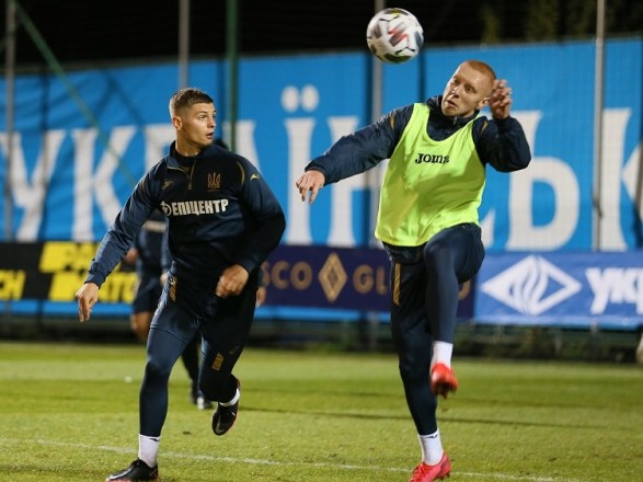 Сборная Украины провела первую тренировку в Киеве перед матчем с Польшей