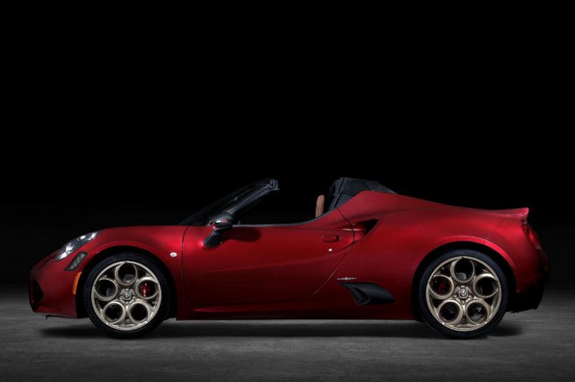 Alfa Romeo представил спорткар - изготовят всего 33 эксклюзивных экземпляра