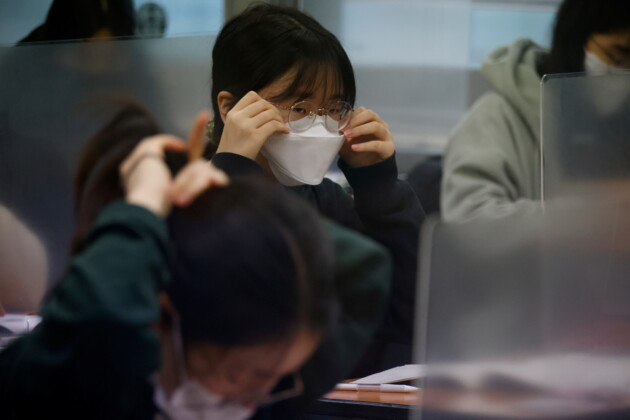 	ВНО по-азиатски. Корейцы сдали "самый главный экзамен в жизни" (фото, видео)