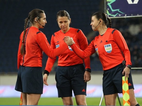 УЕФА отметил Екатерину Монзуль, как одну из женщин-судей, которые успешно ломают стереотипы в футболе