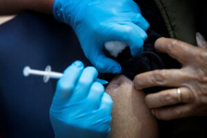 	Египет получил первые вакцины от COVID-19