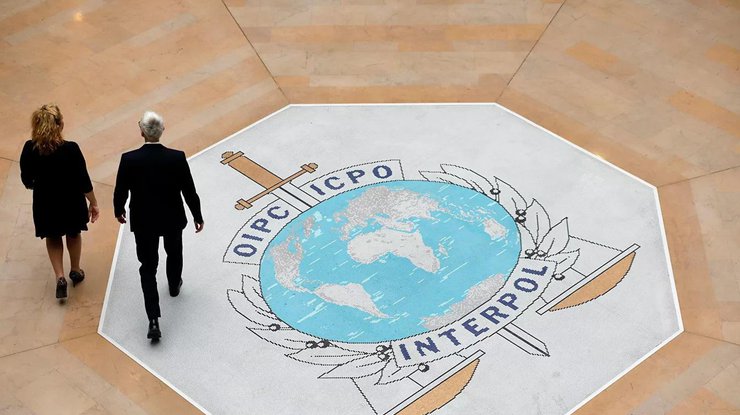 Глава Интерпола ждет резкого роста преступности в борьбе за "жидкое золото 2021 года"