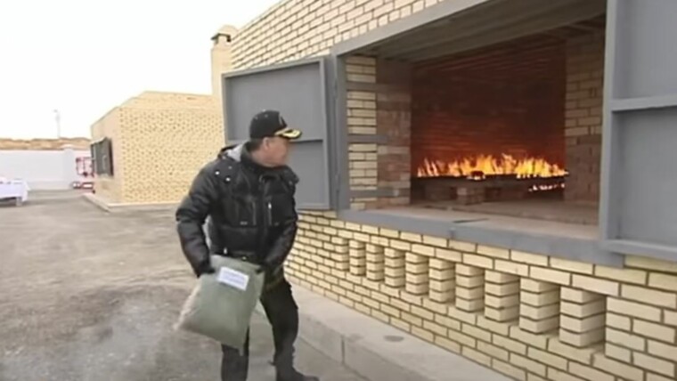 	Президент Туркменистана лично сжег килограммы наркотиков: видео
