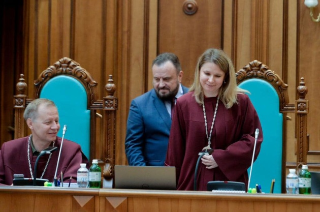 Новая судья КСУ Совгиря приняла присягу