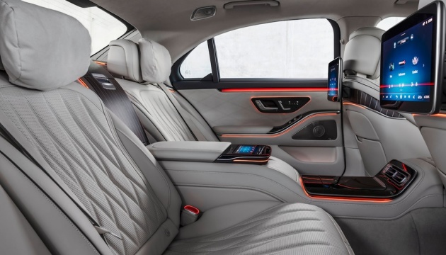 Mercedes представил новый гибридный автомобиль S63