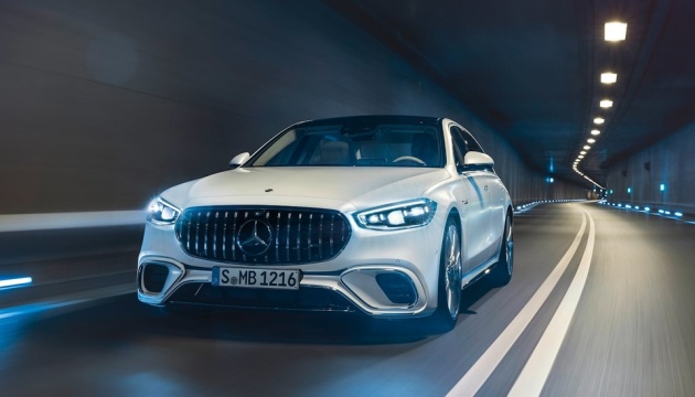Mercedes представил новый гибридный автомобиль S63