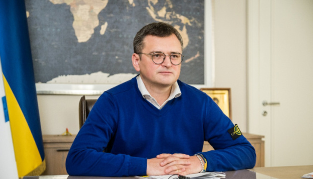 Массированный удар рф по Херсону: Кулеба призвал Запад к более активной поддержке Украины