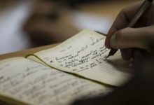 Як правильно писати: «хтозна-де» чи «хтозна де»