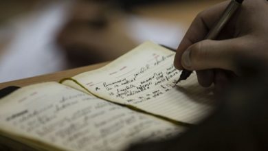 Як правильно писати: уперше чи вперше?