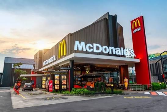 Стакани McDonald’s FIFA World Cup™ в Україні: як їх отримати, які ціни та що є в колекції