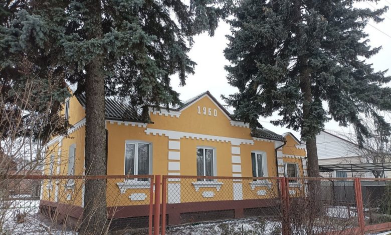 Житловий будинок у Чернігові взимку