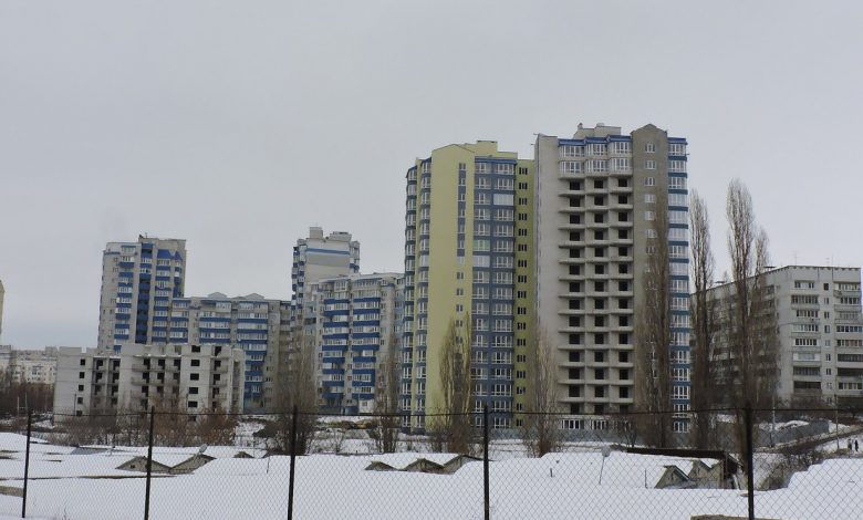 Житлові будинки на вулиці Джерельній у Харкові