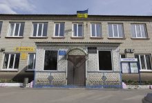 Коротич Харківського району, будівля в центрі селища, архівне фото