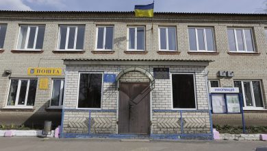 Коротич Харківського району, будівля в центрі селища, архівне фото