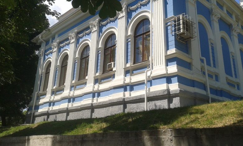 Будівля на вулиці Троїцькій у Сумах, архівне фото