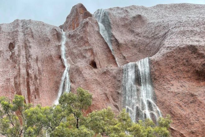 Ливни на австралийской Северной Территории «оживили» водопады Улуру