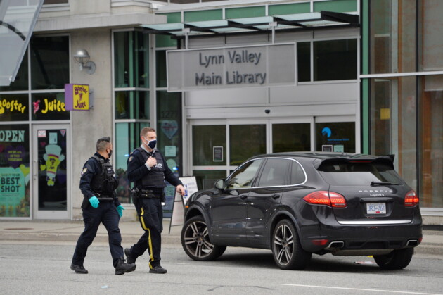  В Канаде мужчина с ножом напал на посетителей библиотеки, есть жертвы