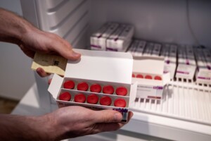  Украина рискует снова остаться без вакцин. Индия приостанавливает экспорт CoviShield