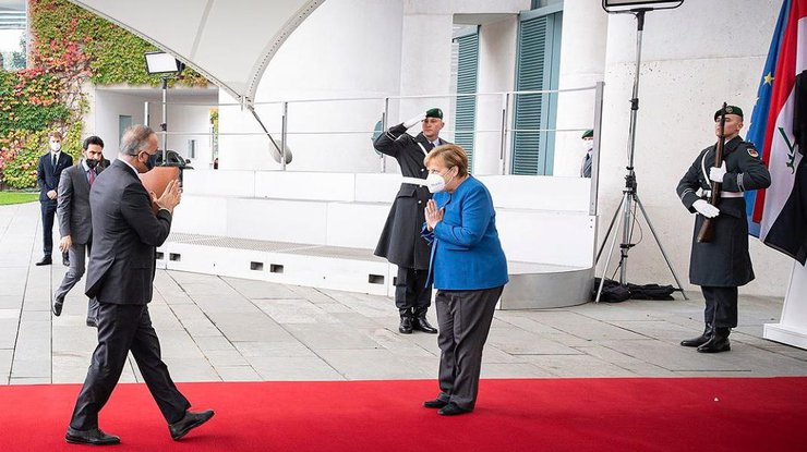 Меркель обратилась к немцам с экстренным видеообращением
