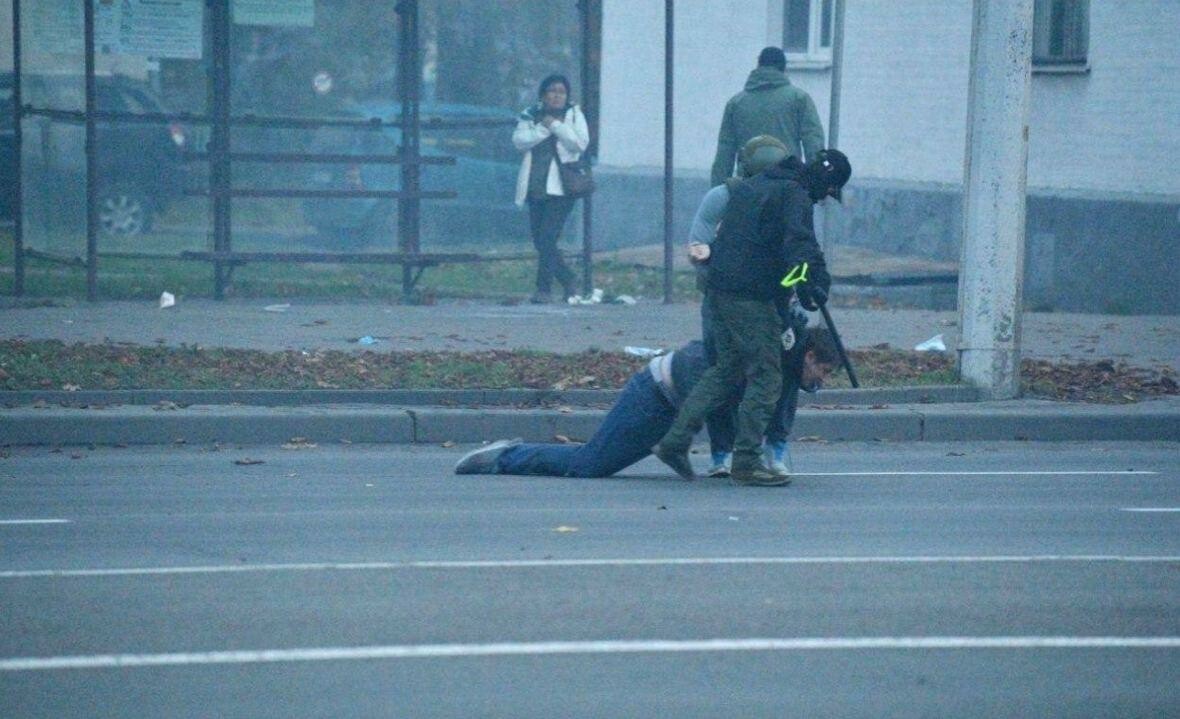 	Подстреливает и тащит по асфальту: как спецназ в Минске обращается с протестующими (фото и видео)