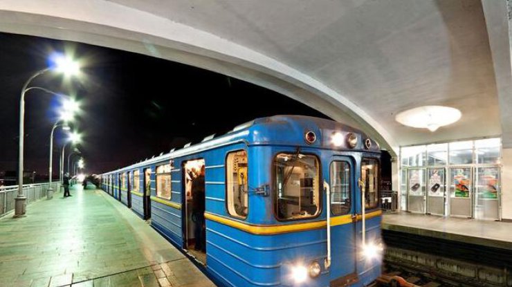 Транспорт и метро в Киеве завтра будут работать дольше