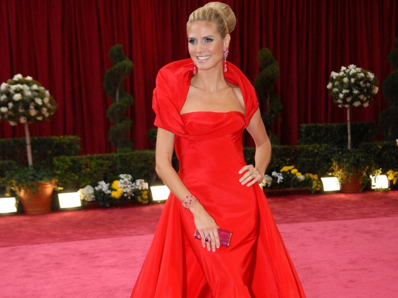 47-летняя модель Хайди Клум сразила фанатов винтажным платьем (ФОТО)